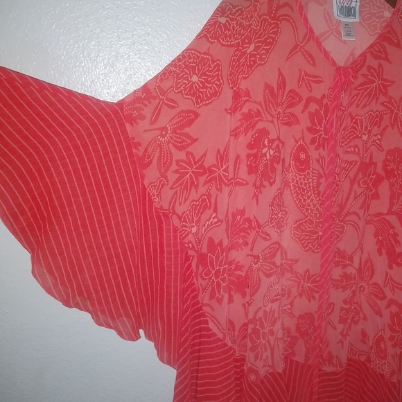 Very Vollbrach Coral Poncho V-Neck Tie Front Top - Picture 2 of 10